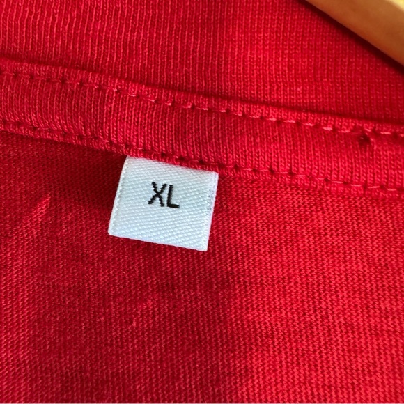 Jimmy Choo ‘I Want Choo’ red T shirt size XL
New without tags - Picture 8 of 8